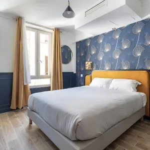 Hotel Alfa Nation, Parigi