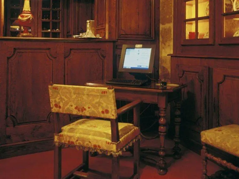 ***  Amarante Beau Manoir Hotel Paris France